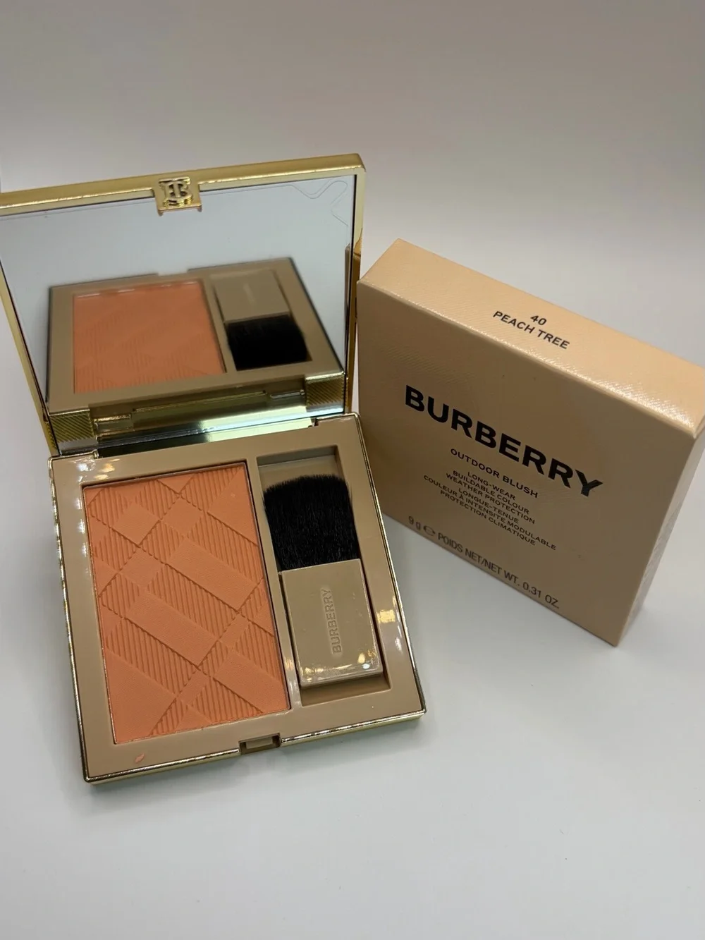 Burberry Blush Compact in Peachy Coral